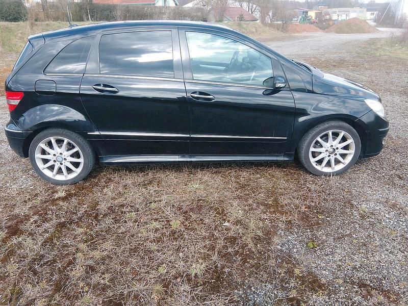 Gebraucht Mercedes B200 136 PS (100 kW) 2008 Schwarz Van / Kleinbus