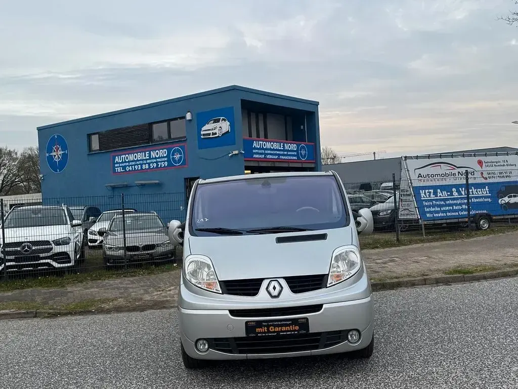 Gebraucht Renault Trafic 115 PS (84 kW) 2010 Silber Van / Kleinbus
