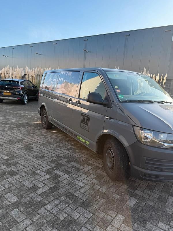 Gebraucht VW Transporter 150 PS (110 kW) 2019 Grau Van