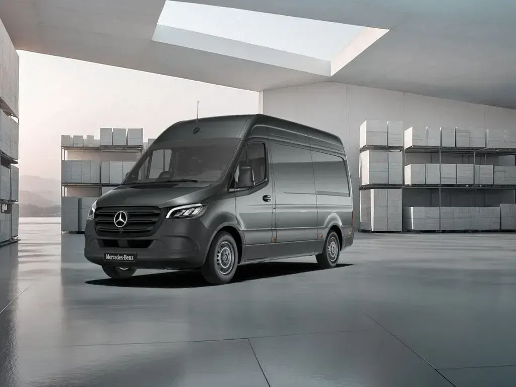 Gebraucht Mercedes Sprinter 170 PS (125 kW) 2025 Grau / selenitgrau Van