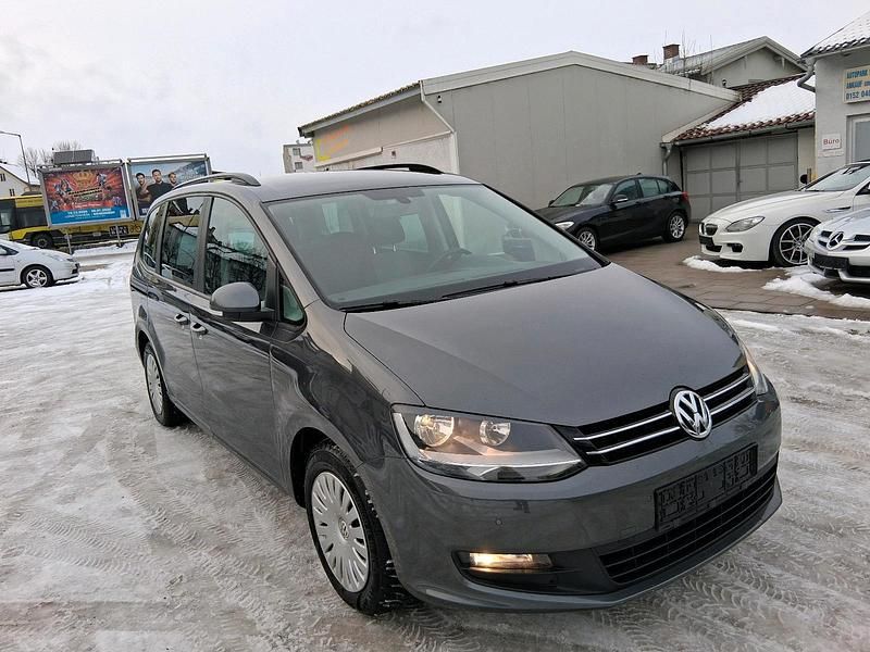 Gebraucht VW Sharan 140 PS (102 kW) 2011 Grau Van / Kleinbus