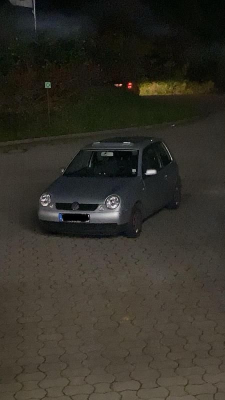 Grau Gebraucht 2004 VW Lupo Kleinwagen | 999 € (Superpreis) - Bild 1/4