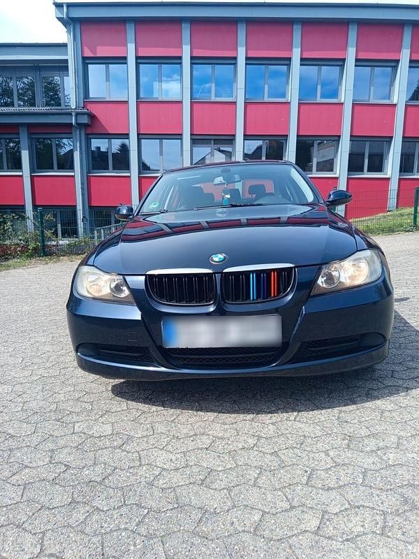 Gebraucht BMW 320 150 PS (110 kW) 2005 Blau Limousine