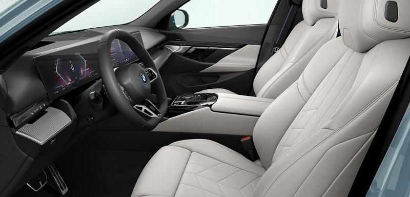 Gebraucht BMW i5 Comfort Edition 250 kW (340 PS) 2025 Grün Kombi