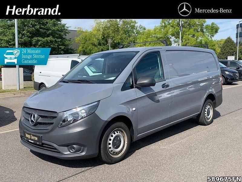 Grau Gebraucht 2021 Mercedes Viano Van / Kleinbus | 25.990 € - Bild 1/4