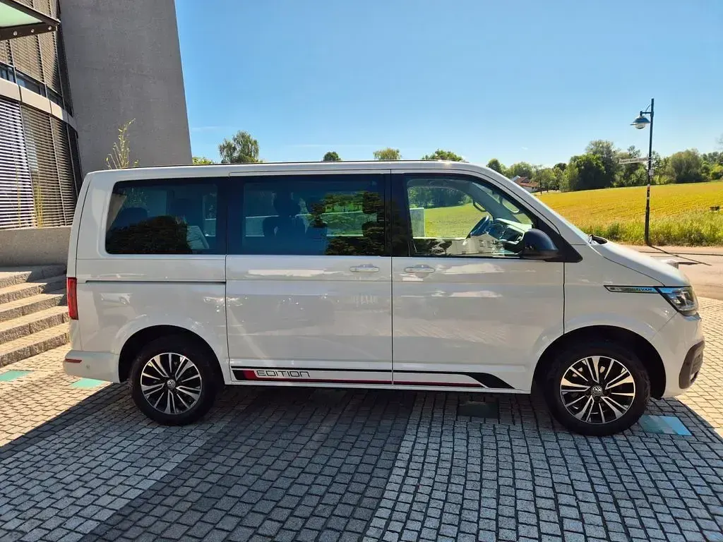 Gebraucht VW Multivan Edition 150 PS (110 kW) 2021 Weiß Van / Kleinbus