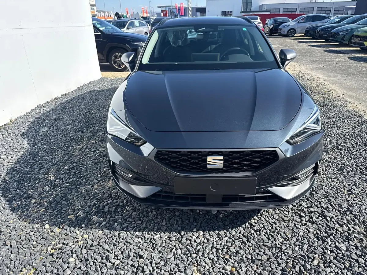 Neu Seat Leon FR 116 PS (85 kW) 2026 Magnet grau s7s7 Kombi