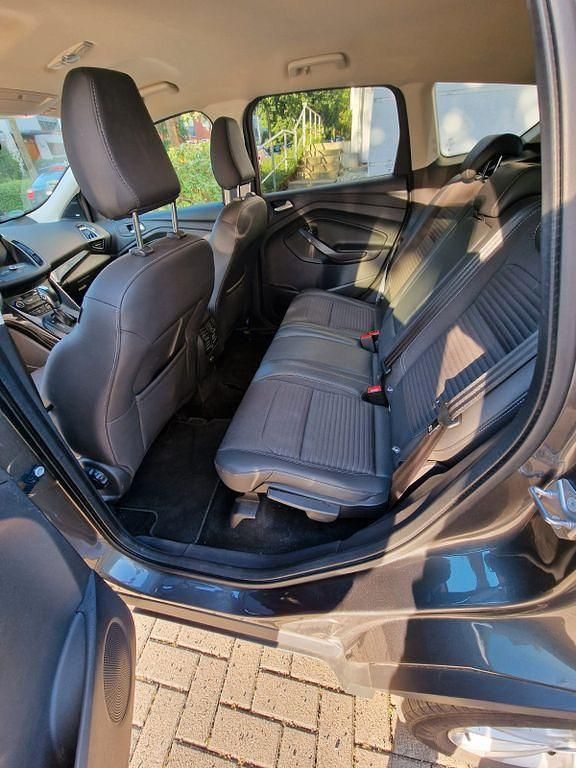 Gebraucht Ford Kuga 150 PS (110 kW) 2019 SUV