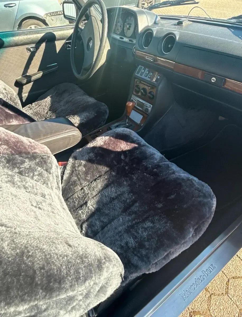 Gebraucht Mercedes 230 1983 Silber Coupé
