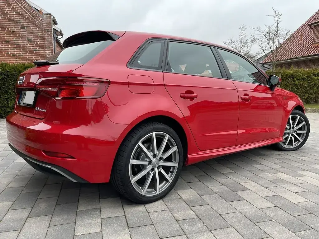 Gebraucht Audi e-tron S-Line 204 PS (150 kW) 2020 Rot SUV