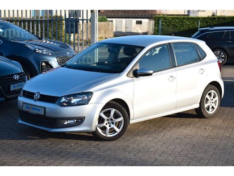 Reflexsilber metallic (metallic) Gebraucht 2012 VW Polo Style Kleinwagen | 4.690 € (Fairer Preis) - Bild 1/4