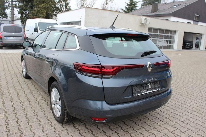 Gebraucht Renault Mégane GrandTour Business 140 PS (102 kW) 2022 Grau Kombi