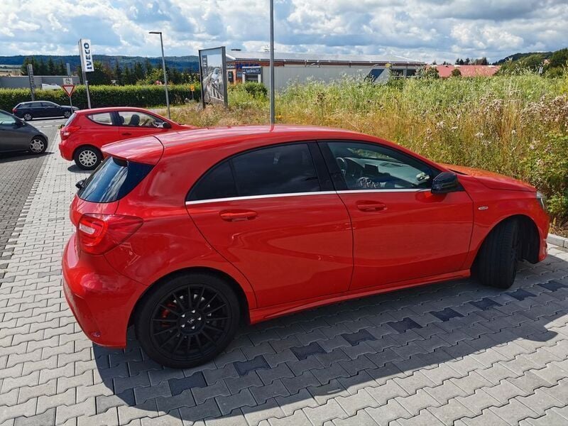 Rot Gebraucht 2012 Mercedes A250 AMG line Limousine | 15.771 € (Guter Preis) - Bild 1/4
