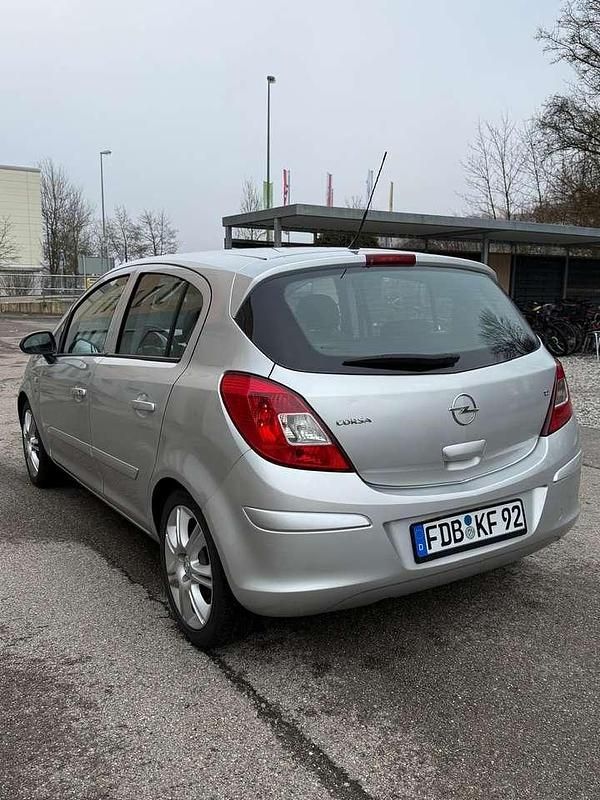 Second-hand Opel Corsa 80 CP (58 kW) 2007 Gri Hatchback