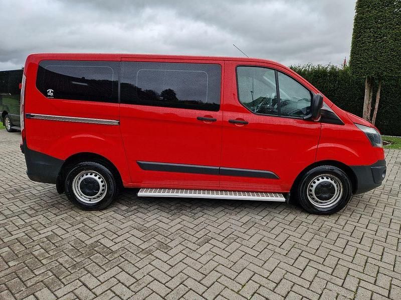 Gebraucht Ford Transit Custom 131 PS (96 kW) 2017 Rot Van / Kleinbus