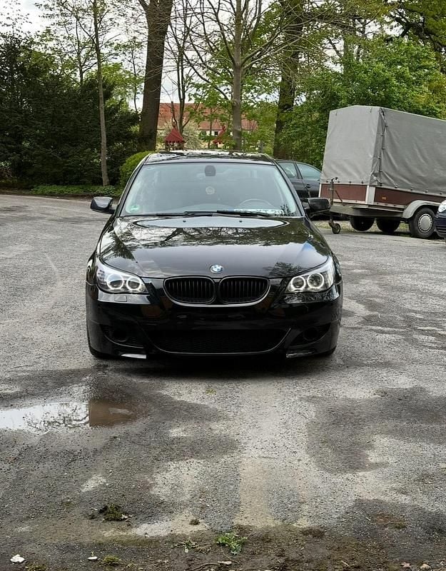 Schwarz Gebraucht 2009 BMW 520 M Sport Limousine | 7.000 € (Fairer Preis) - Bild 1/4