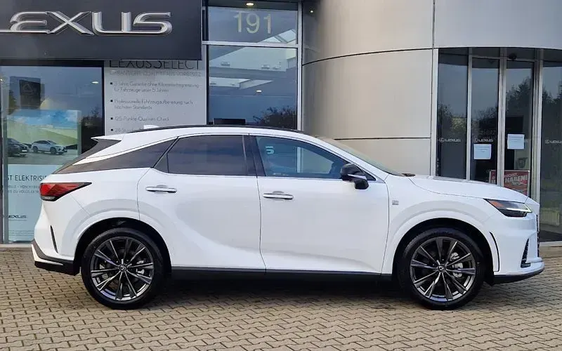 Neu Lexus RX450h+ E-FOUR F-Sport 309 PS (227 kW) 2026 Fuijiweiß glass flake SUV