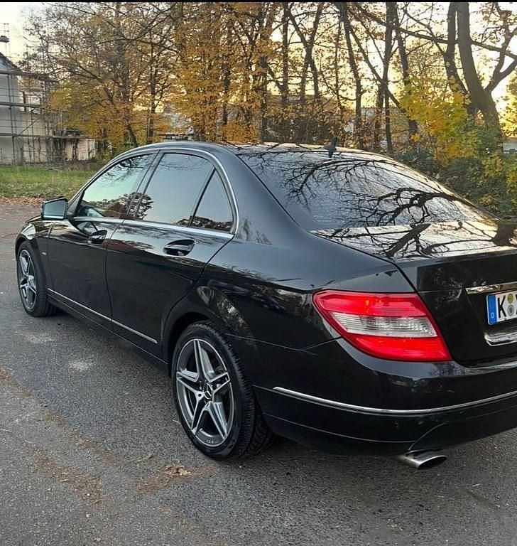 Gebraucht Mercedes 220 170 PS (125 kW) 2009 Schwarz Limousine