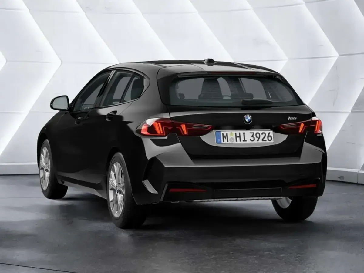 Neu BMW 120 170 PS (125 kW) 2026 Schwarz ii Kleinwagen