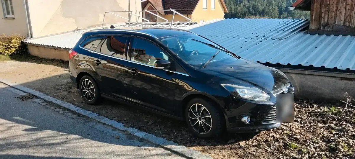Usata Ford Focus 110 CV (80 kW) 2012 Nero Station wagon