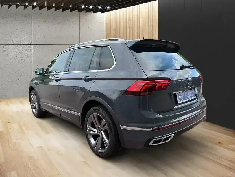 Gebraucht VW Tiguan R-line 150 PS (110 kW) 2021 Delfingrau SUV