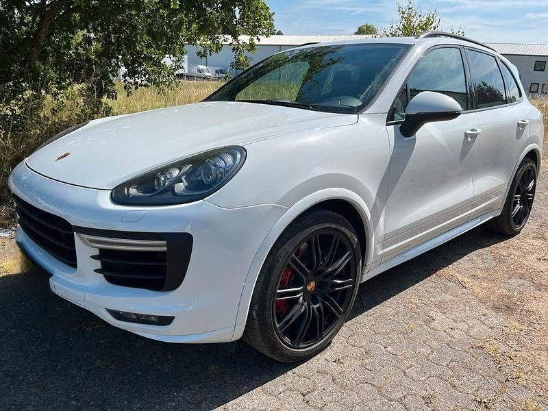 Weiß Gebraucht 2017 Porsche Cayenne GTS SUV | 38.500 € (Superpreis) - Bild 1/4