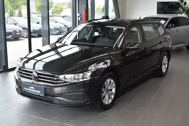 Gebraucht VW Passat 150 PS (110 kW) 2023 Grau Kombi