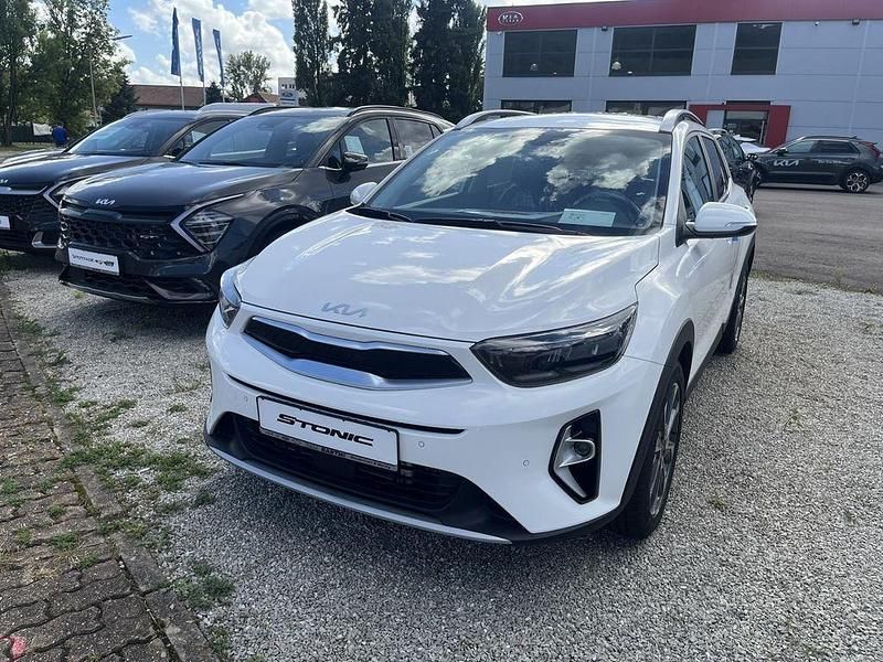 Weiß Neu 2025 Kia Stonic Spirit SUV | 28.990 € (Teuer) - Bild 1/4
