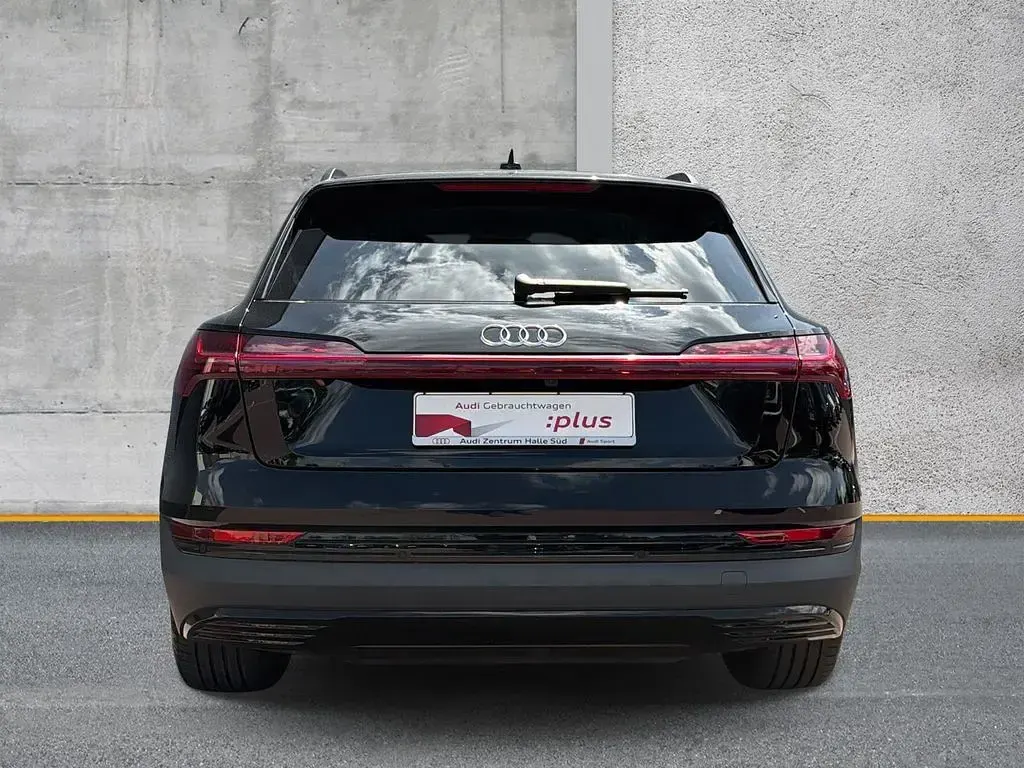 Gebraucht Audi e-tron Ambiente 230 kW (313 PS) 2021 Schwarz SUV