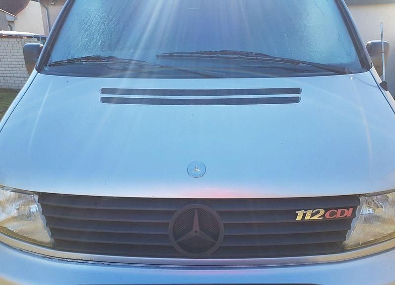 Gebraucht Mercedes V220 122 PS (89 kW) 2000 Silber Van / Kleinbus