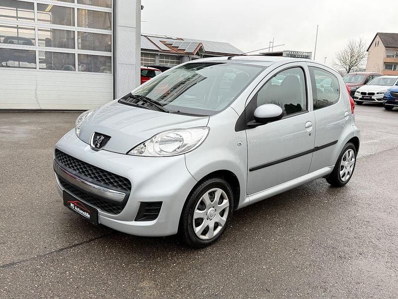 Silber Gebraucht 2010 Peugeot 107 Kleinwagen | 3.999 € (Fairer Preis) - Bild 1/4