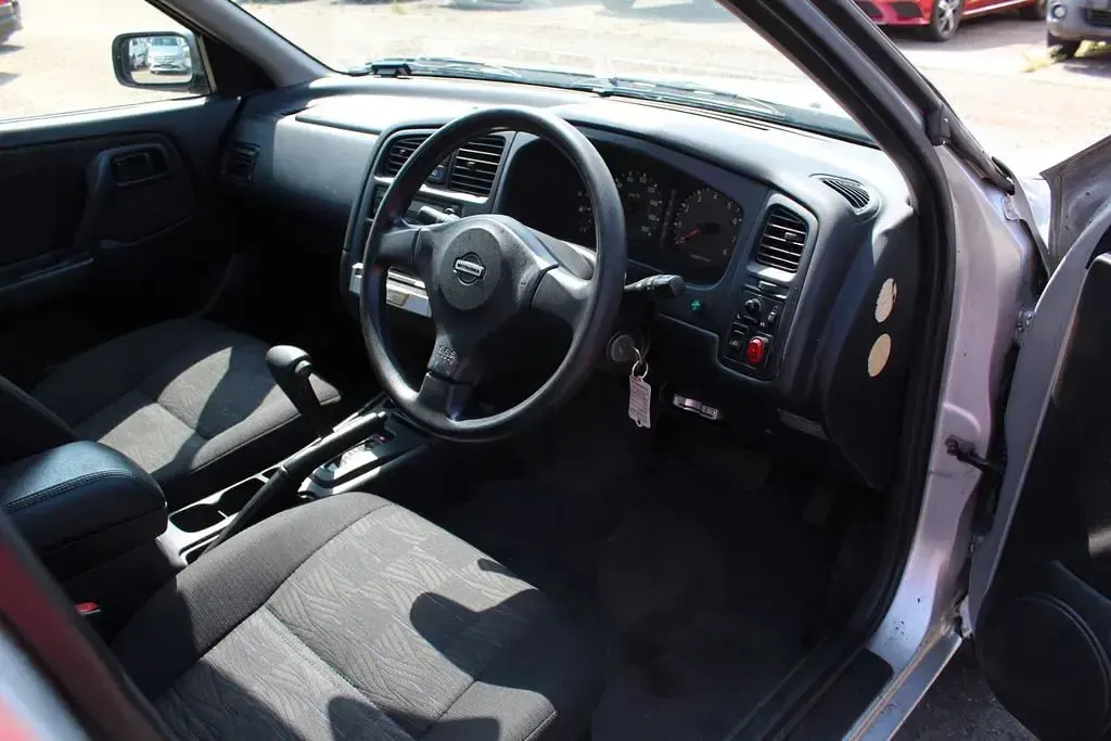Gebraucht Nissan Primera 150 PS (110 kW) 1999 Silber Kombi