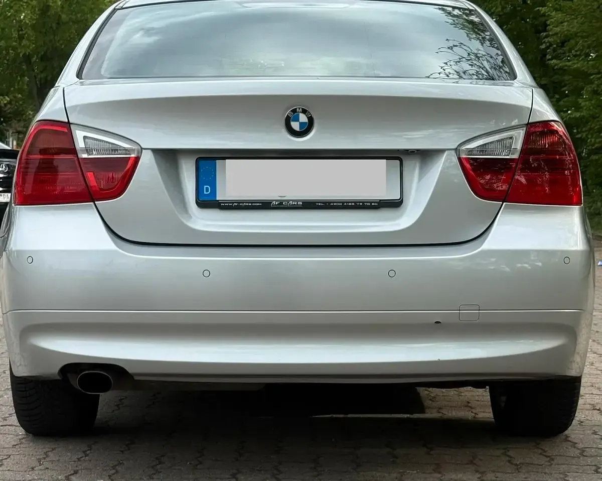 Gebraucht BMW 318 129 PS (94 kW) 2007 Silber Limousine