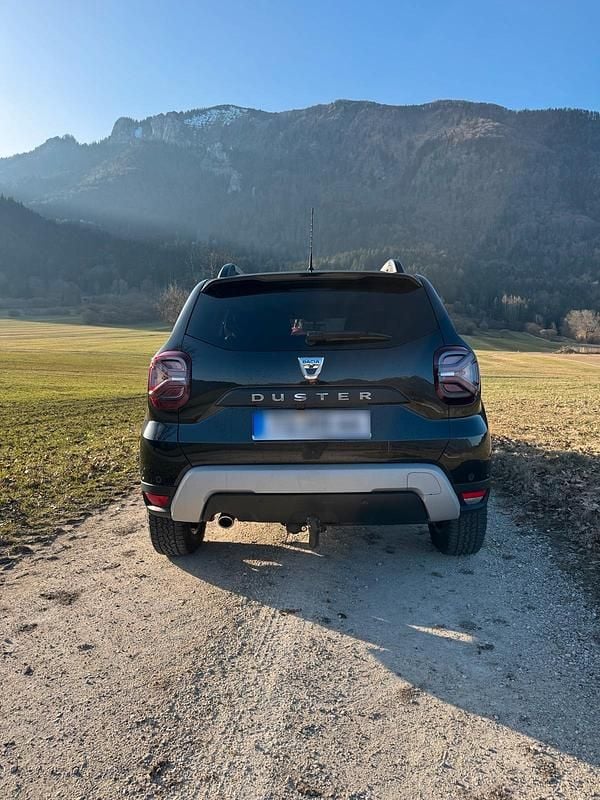 Gebraucht Dacia Duster 115 PS (84 kW) 2022 Schwarz SUV