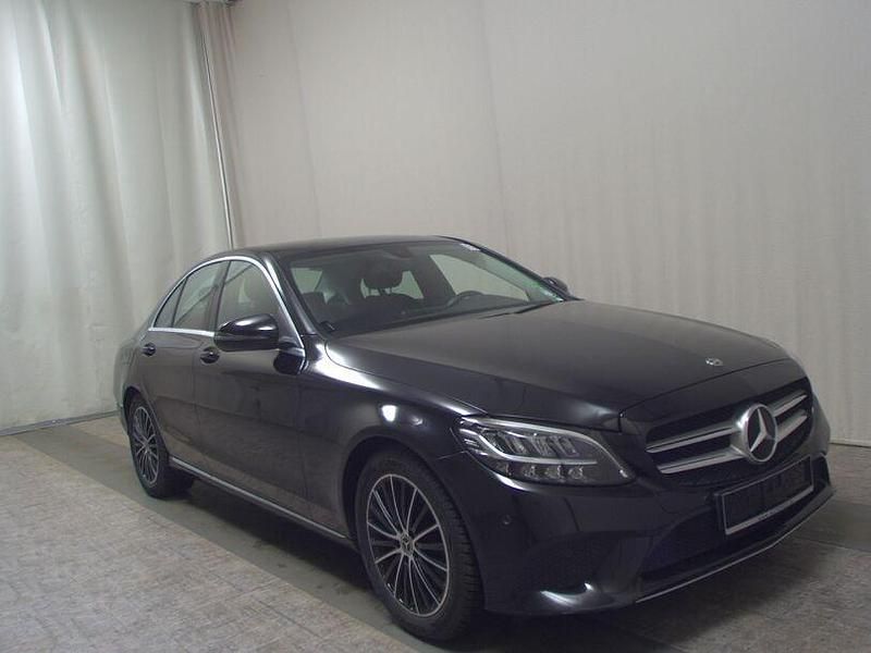 Gebraucht Mercedes C300 Avantgarde 272 PS (200 kW) 2020 Schwarz Limousine
