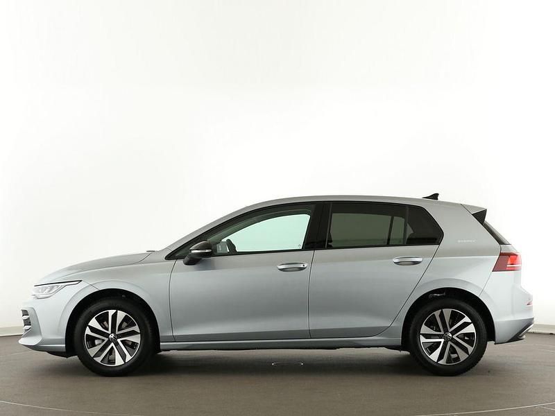 Neu VW Golf VIII Life 150 PS (110 kW) 2025 Silber Limousine