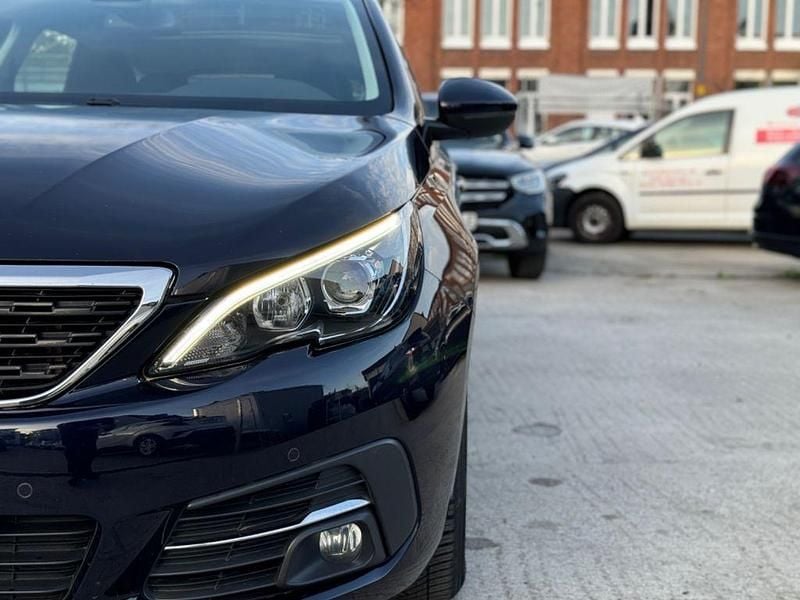 Second-hand Peugeot 308 Active 131 CP (96 kW) 2018 Albastru Break