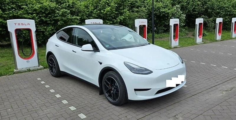 Gebraucht Tesla Model Y Standard Range 257 kW (350 PS) 2023 Weiß SUV