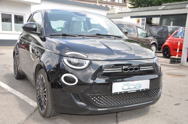 Schwarz Gebraucht 2022 Fiat 500e La Prima Limousine | 18.990 € (Fairer Preis) - Bild 1/4