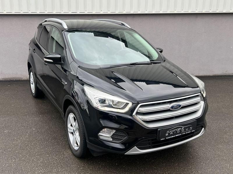 Gebraucht Ford Kuga Titanium 150 PS (110 kW) 2018 Schwarz SUV