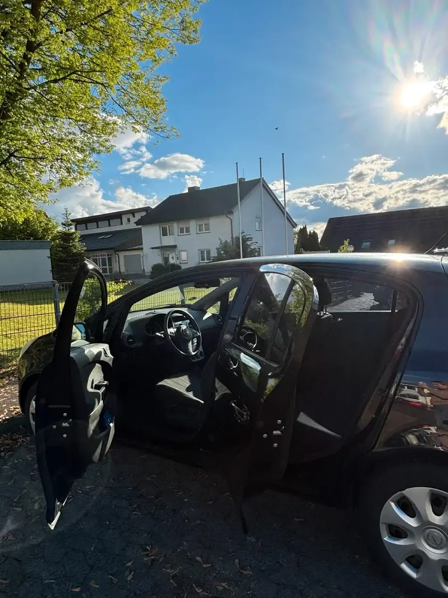 Gebraucht Opel Corsa 80 PS (58 kW) 2008 Schwarz Kleinwagen