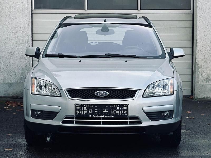 Gebraucht Ford Focus Ghia 145 PS (106 kW) 2007 Grau Kombi