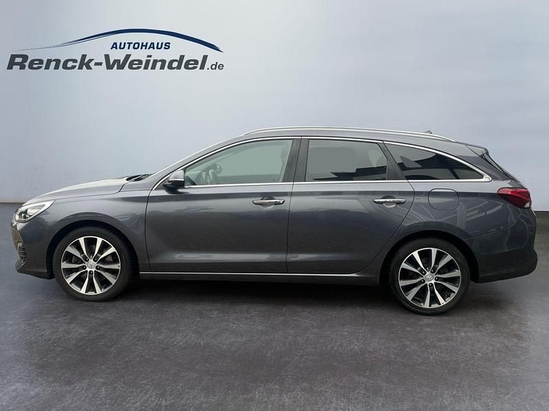 Gebraucht Hyundai i30 Premium 140 PS (102 kW) 2019 Grau Limousine