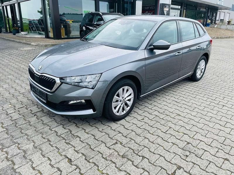 Graphite grau metallic Gebraucht 2024 Skoda Scala Ambition Kleinwagen | 18.990 € (Superpreis) - Bild 1/4
