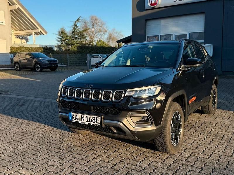 Gebraucht Jeep Compass 241 PS (177 kW) 2023 Schwarz SUV