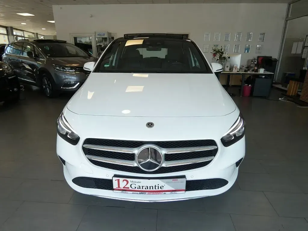 Gebraucht Mercedes 220 Progressive 190 PS (139 kW) 2020 Weiß Limousine