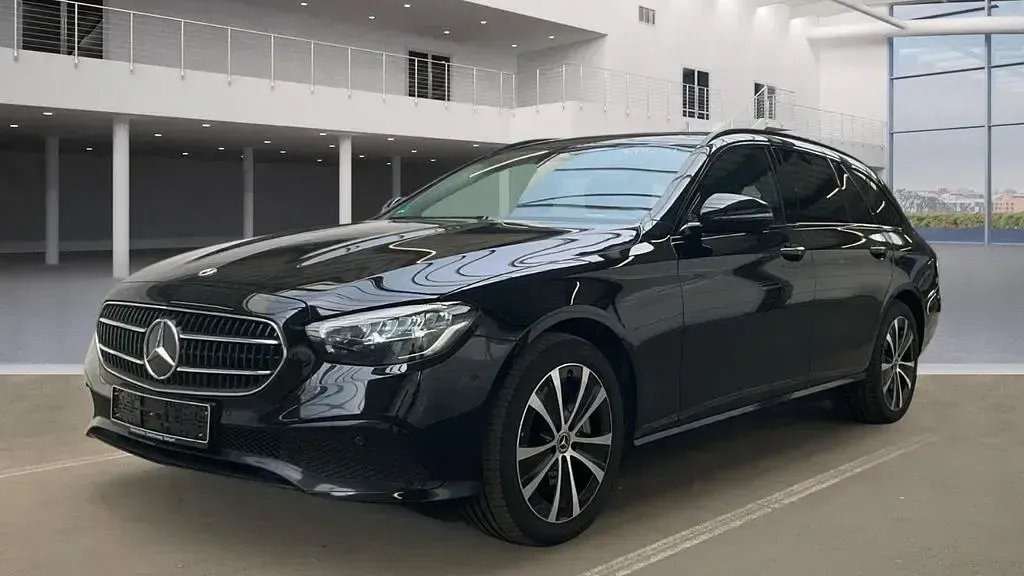 Gebraucht Mercedes E300 Night 306 PS (225 kW) 2022 Schwarz Limousine