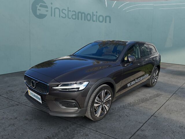 Gebraucht Volvo V60 CC Plus 197 PS (144 kW) 2022 Grau Kombi