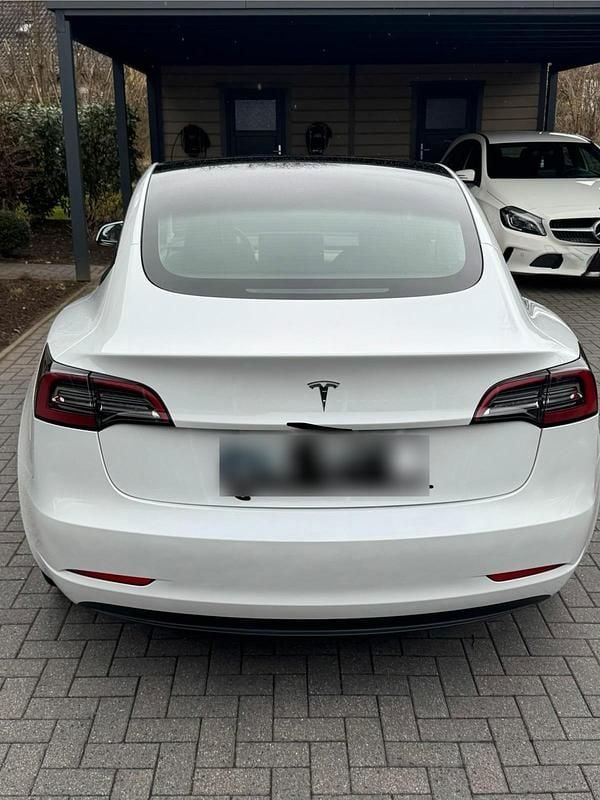 Gebraucht Tesla Model 3 RWD 220 kW (300 PS) 2023 Weiß Limousine