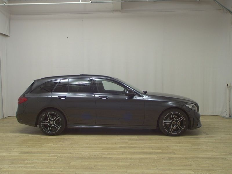 Grau Gebraucht 2020 Mercedes C220 AMG line Limousine | 26.280 € (Guter Preis) - Bild 1/4